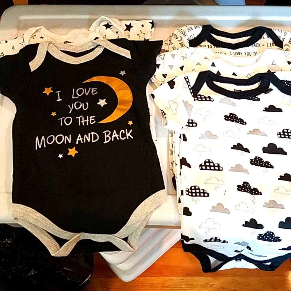 5 pc onesies 3-6mos